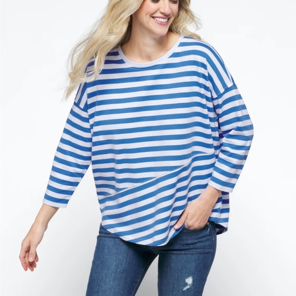 Vineyard Vines Pierced Strip Deluxe Tee - Picture 5 of 5